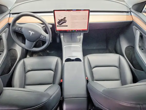 7SAYGDEE4PA077685 2023 TESLA MODEL Y - Image 8