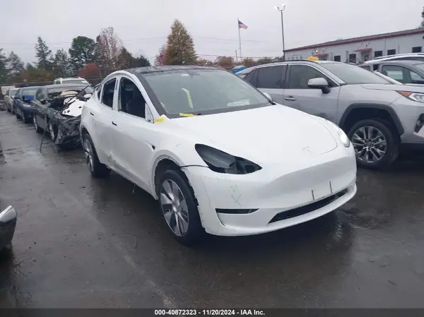 7SAYGDEE4PA078626 2023 TESLA MODEL Y - Image 1