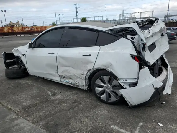 7SAYGDEE4PA078903 2023 TESLA MODEL Y - Image 2