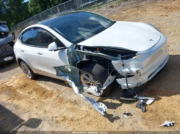 7SAYGDEE4PA083826 2023 TESLA MODEL Y - Image 1