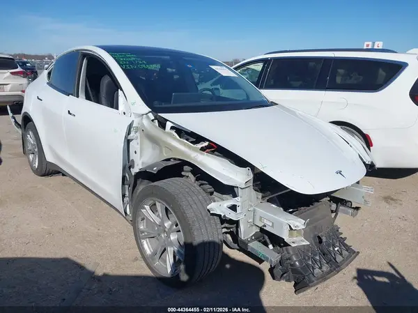 7SAYGDEE4PA088895 2023 TESLA MODEL Y - Image 1