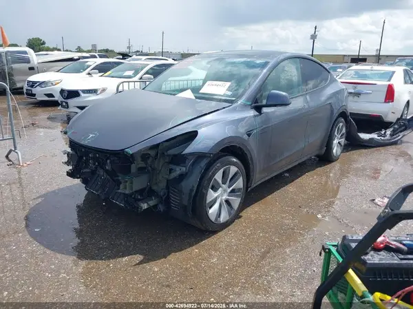 7SAYGDEE4PA096821 2023 TESLA MODEL Y - Image 2