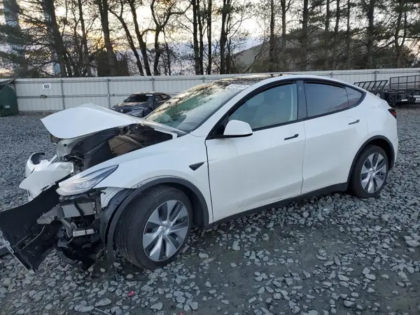 7SAYGDEE4PA100043 2023 TESLA MODEL Y - Image 1
