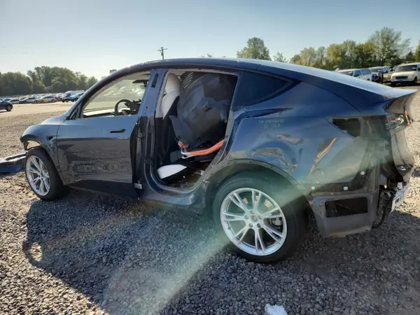 7SAYGDEE4PA100737 2023 TESLA MODEL Y - Image 2