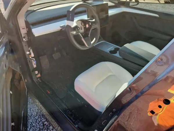 7SAYGDEE4PA100737 2023 TESLA MODEL Y - Image 8