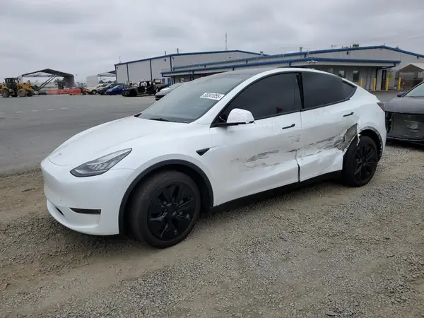 7SAYGDEE4PA102391 2023 TESLA MODEL Y - Image 1