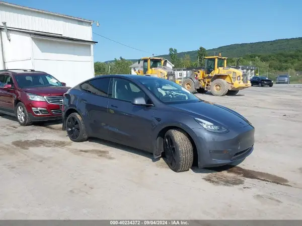 7SAYGDEE4PA103251 2023 TESLA MODEL Y - Image 1