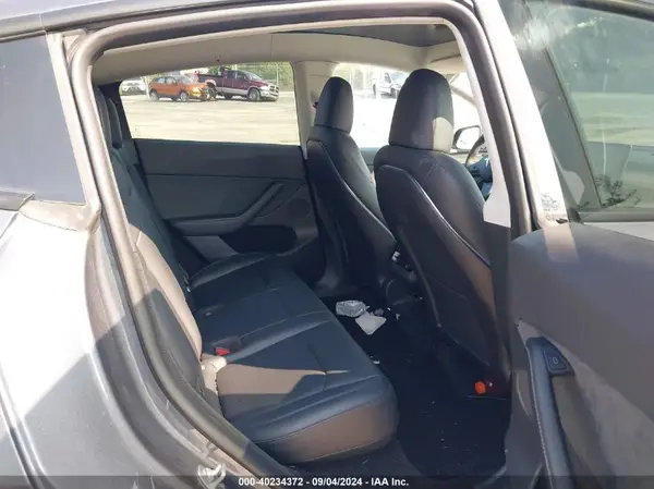7SAYGDEE4PA103251 2023 TESLA MODEL Y - Image 8