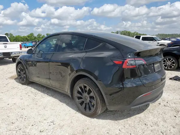 7SAYGDEE4PA104108 2023 TESLA MODEL Y - Image 2