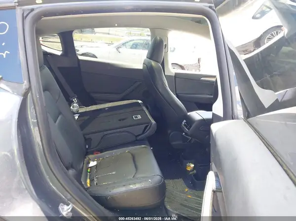 7SAYGDEE4PA106134 2023 TESLA MODEL Y - Image 8