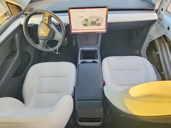 7SAYGDEE4PA108305 2023 TESLA MODEL Y - Image 8
