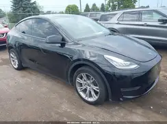 7SAYGDEE4PA109812 2023 TESLA MODEL Y
