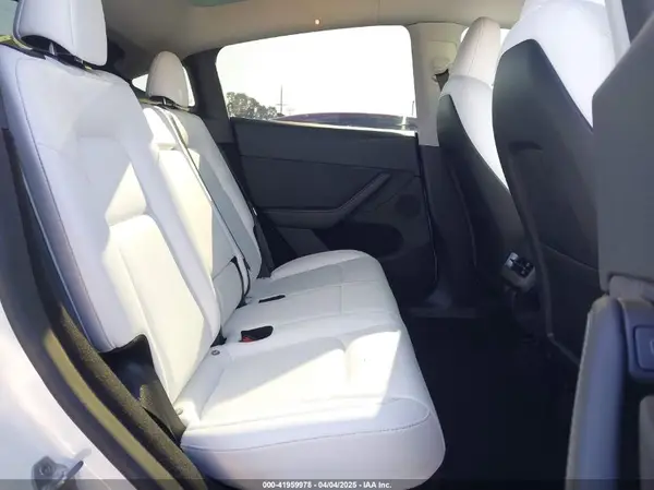7SAYGDEE4PA114671 2023 TESLA MODEL Y - Image 8