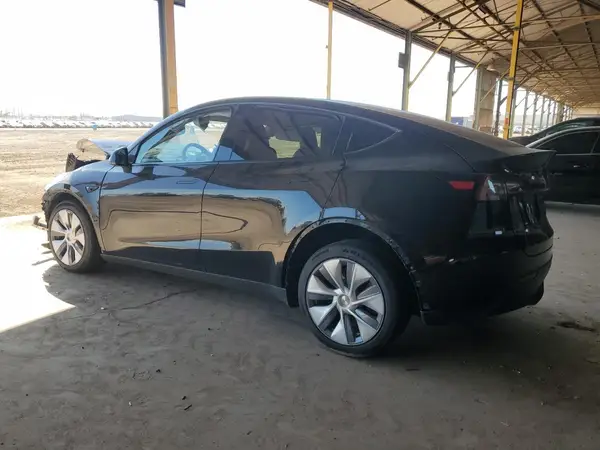 7SAYGDEE4PA114881 2023 TESLA MODEL Y - Image 2
