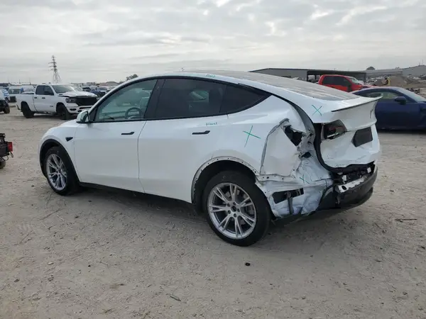 7SAYGDEE4PA115044 2023 TESLA MODEL Y - Image 2