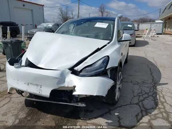 7SAYGDEE4PA119854 2023 TESLA MODEL Y - Image 2