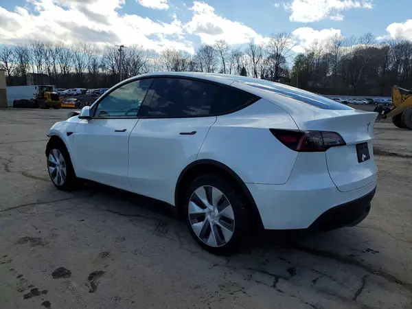 7SAYGDEE4PA120311 2023 TESLA MODEL Y - Image 2