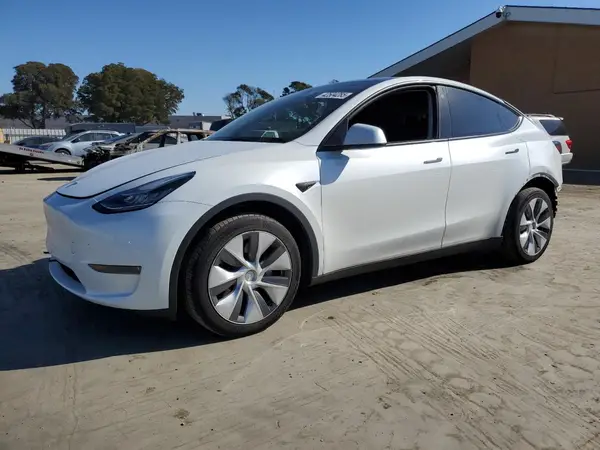 7SAYGDEE4PA120471 2023 TESLA MODEL Y - Image 1