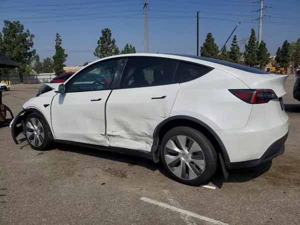 7SAYGDEE4PA121362 2023 TESLA MODEL Y - Image 2