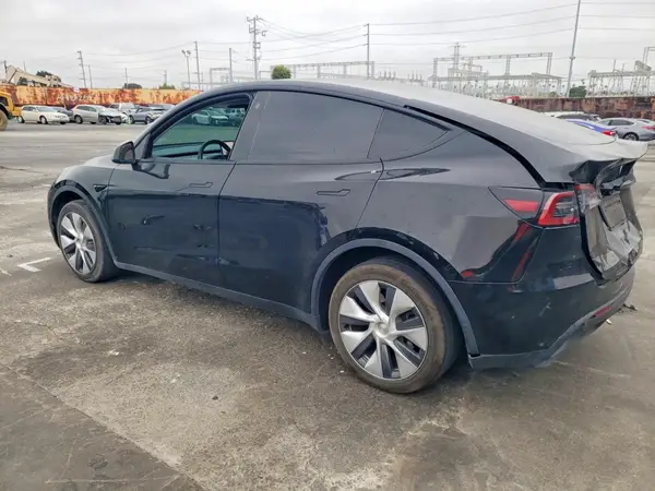 7SAYGDEE4PA121460 2023 TESLA MODEL Y - Image 2