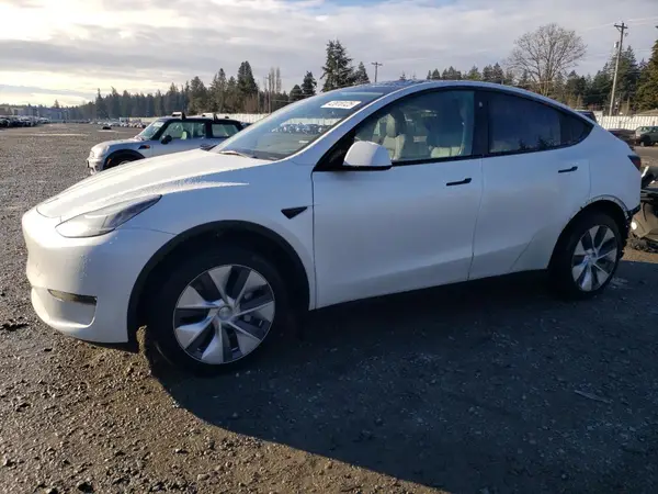 7SAYGDEE4PA125640 2023 TESLA MODEL Y - Image 1