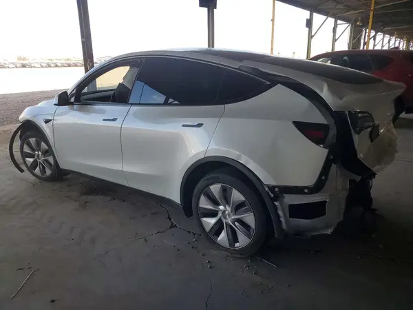 7SAYGDEE4PA126321 2023 TESLA MODEL Y - Image 2