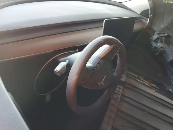 7SAYGDEE4PA126321 2023 TESLA MODEL Y - Image 8