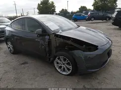 7SAYGDEE4PA129011 2023 TESLA MODEL Y