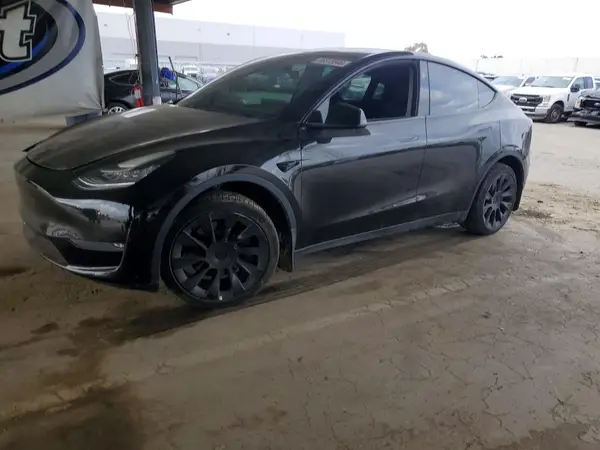 7SAYGDEE4PA136184 2023 TESLA MODEL Y - Image 1