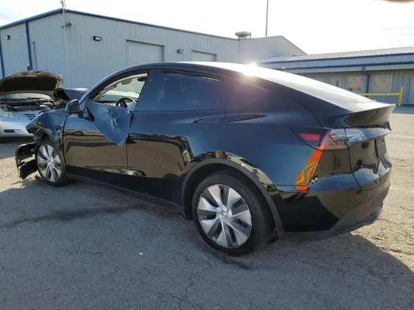 7SAYGDEE4PA136945 2023 TESLA MODEL Y - Image 2