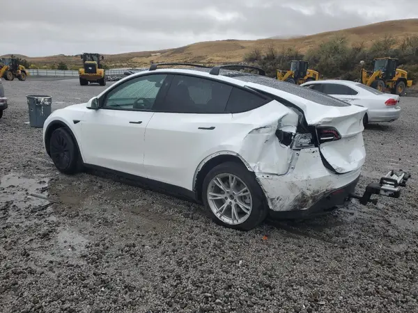 7SAYGDEE4PA145760 2023 TESLA MODEL Y - Image 2