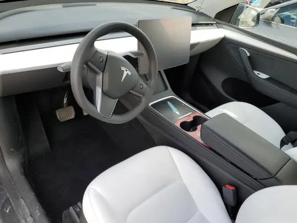 7SAYGDEE4PA147170 2023 TESLA MODEL Y - Image 8