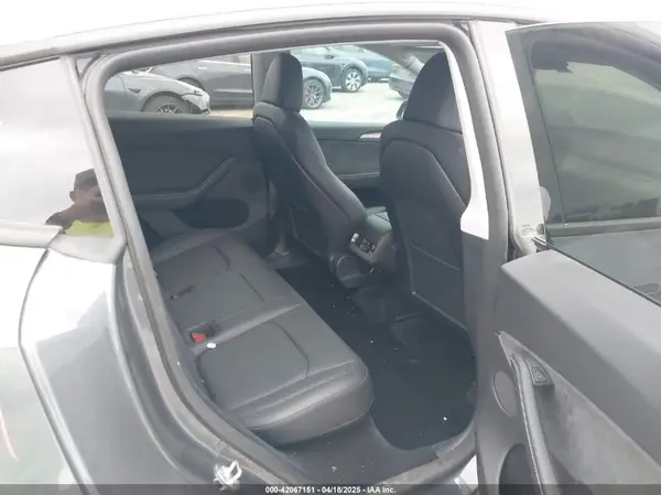 7SAYGDEE4PA147444 2023 TESLA MODEL Y - Image 8