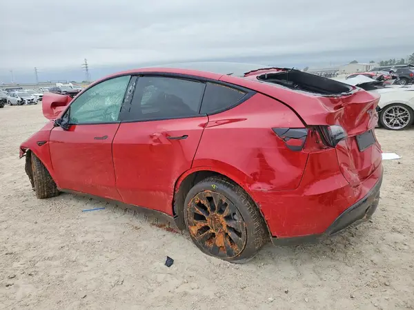 7SAYGDEE4PA154166 2023 TESLA MODEL Y - Image 2