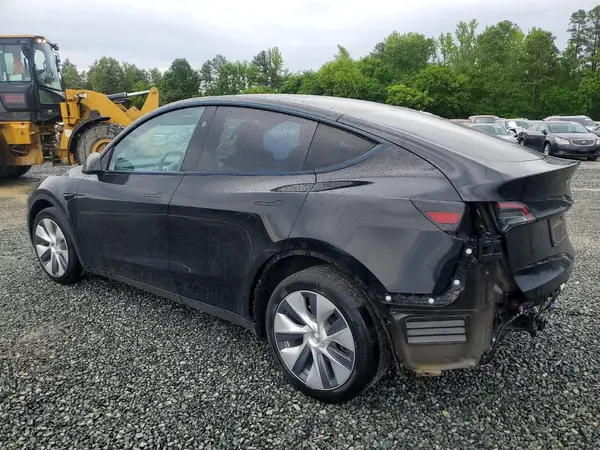 7SAYGDEE4PA154930 2023 TESLA MODEL Y - Image 2