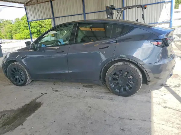 7SAYGDEE4PA157388 2023 TESLA MODEL Y - Image 2