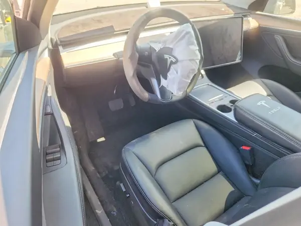 7SAYGDEE4PA164227 2023 TESLA MODEL Y - Image 8