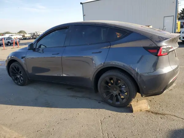 7SAYGDEE4PA173493 2023 TESLA MODEL Y - Image 2