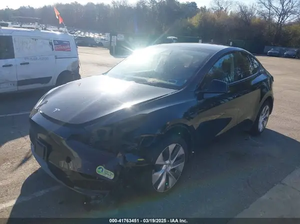 7SAYGDEE4PA175275 2023 TESLA MODEL Y - Image 2