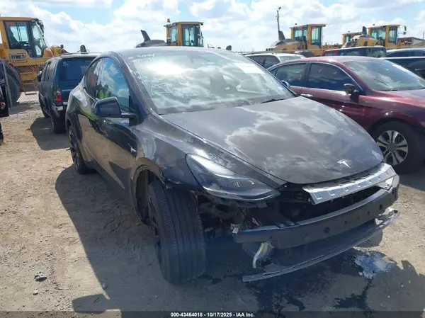 7SAYGDEE4PA176345 2023 TESLA MODEL Y - Image 1