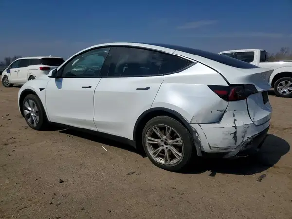 7SAYGDEE4PA184526 2023 TESLA MODEL Y - Image 2
