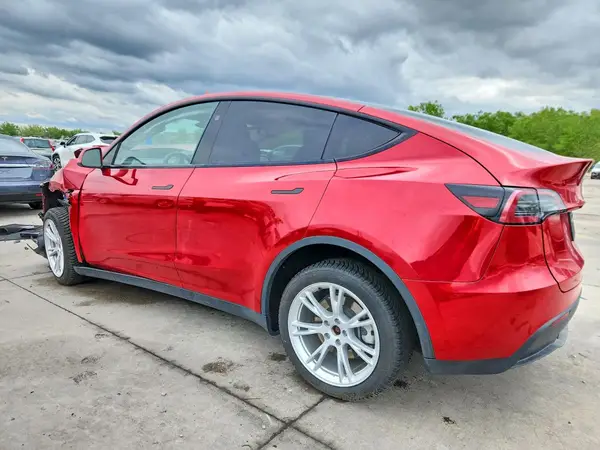 7SAYGDEE4PA184560 2023 TESLA MODEL Y - Image 2