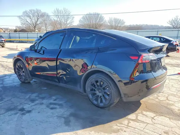 7SAYGDEE4PA185787 2023 TESLA MODEL Y - Image 2