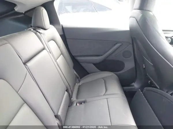 7SAYGDEE4PA197602 2023 TESLA MODEL Y - Image 8
