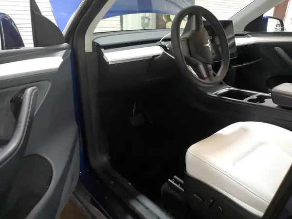 7SAYGDEE4PA199012 2023 TESLA MODEL Y - Image 8
