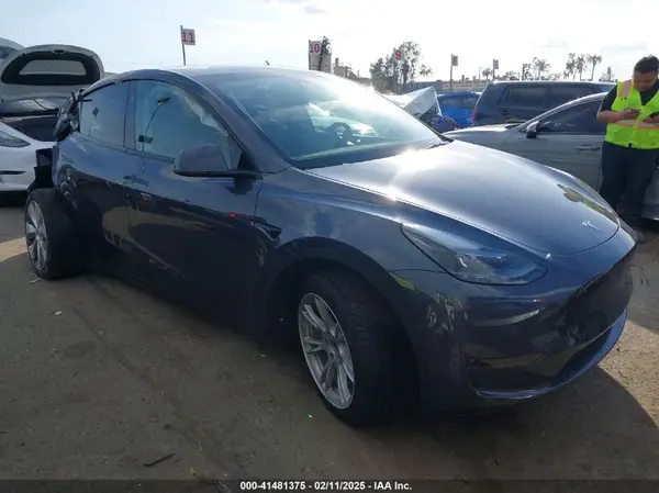 7SAYGDEE4PA205083 2023 TESLA MODEL Y - Image 1