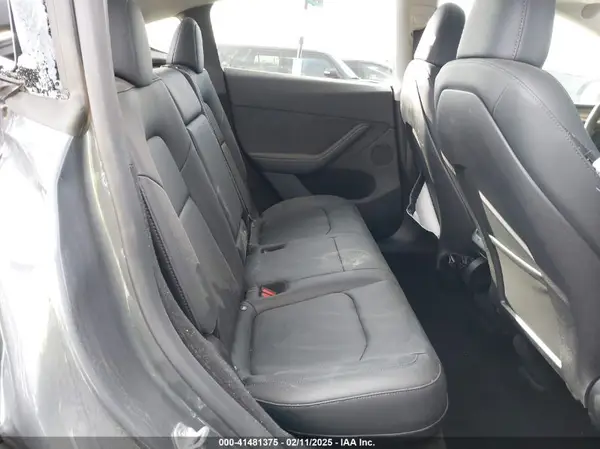 7SAYGDEE4PA205083 2023 TESLA MODEL Y - Image 8