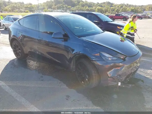 7SAYGDEE4PA206945 2023 TESLA MODEL Y - Image 1