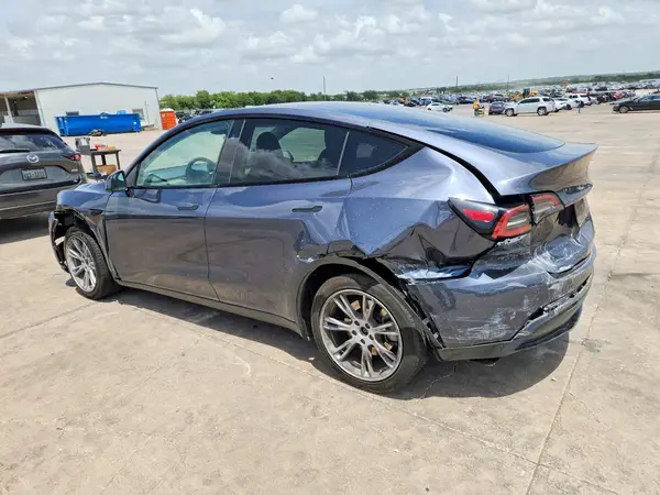 7SAYGDEE4PA209618 2023 TESLA MODEL Y - Image 2
