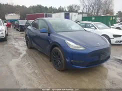 7SAYGDEE4PF586033 2023 TESLA MODEL Y